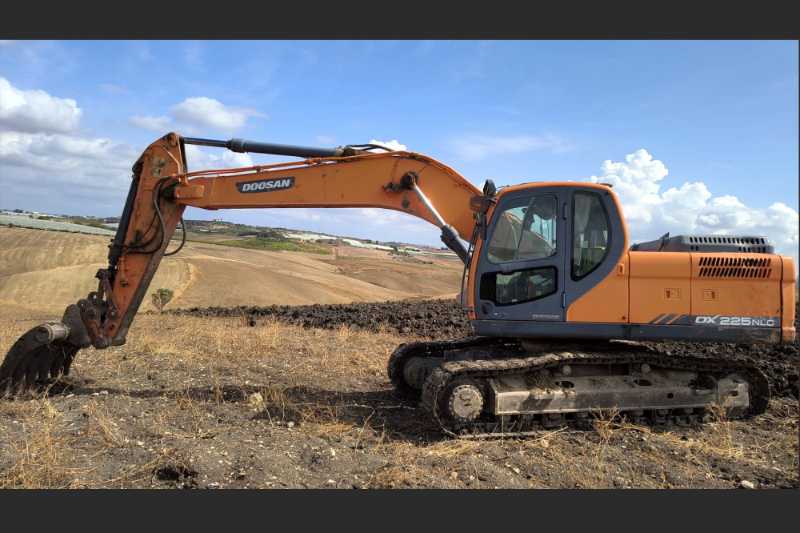 OmecoHub - Immagine DOOSAN DX225NLC